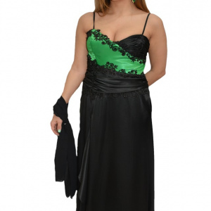 Rochie lunga, la bustul drept are broderie