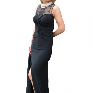 Rochie lunga, neagra, cu aplicatii de tul brodat si fronseuri