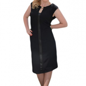 Rochie neagra in stil gotic cu insertie de piele ecologica in fata