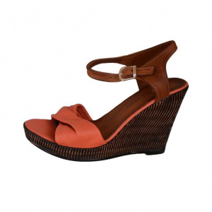 Sanda comoda cu platforma, corai, bareta cu aspect petrecut