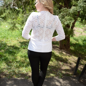 Bluza din dantela florala, culoare alba