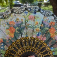 Evantai fashion cu design floral multicolor, realizat din panza