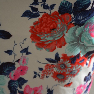 Fusta scurta de primavara-vara cu imprimeu floral multicolor