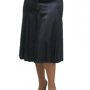 Fusta trendy din material lucios, de culoare neagra, cu model