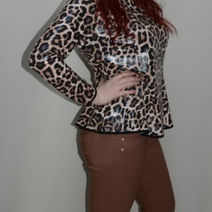 Pantalon in tendinte, culoare maro, curea lata in talie