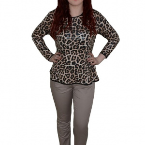Pantalon tip pana, culoare bej, accesorizat cu o curea fina