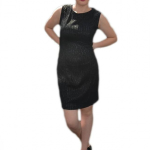 Rochie cu un croi simplu, neagra, mini