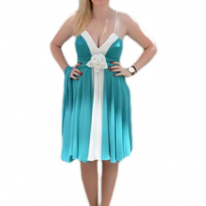 Rochie de seara scurta, turcoaz, cu insertii din voal alb pentru design