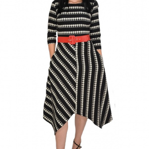 Rochie eleganta Zoey model cu dungi pepit,decolteu la baza gatului,model evazat,nuanta negru