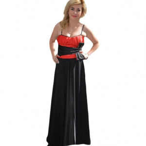 Rochie lunga, eleganta, de culoare neagra, cu top rosu