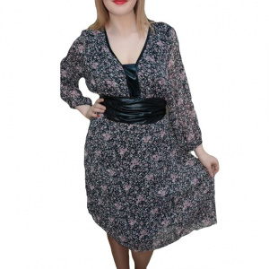 Rochie multicolora, design floral aplicat, centura neagra in talie