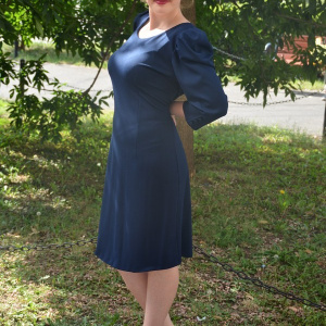 Rochie shic, de culoare bleumarin, midi
