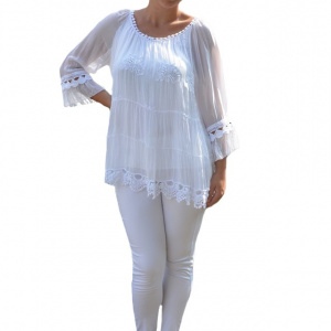 Bluza Anastasia rafinata cu insertii fine de dantela ,nuanta de alb