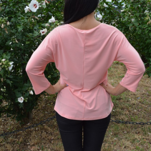 Bluza fashion cu strasuri si dantela in partea de sus, nuanta pudra
