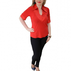 Bluza rafinata , de culoare rosie, masura mare