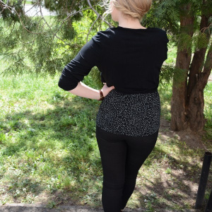Bluze cu maneca lunga, in nuante de negre-albe, cu buline