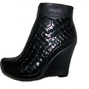Botina moderna, cu platforma ,culoare neagra