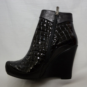 Botina moderna, cu platforma ,culoare neagra