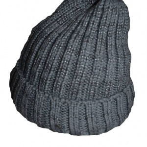 Caciula calduroasa din material tricotat cu design simplist, gri