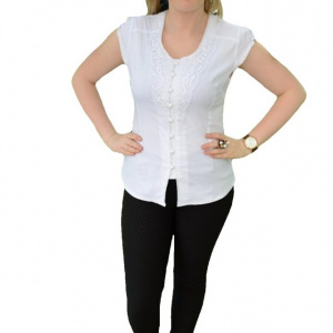 Camasa alba cu broderie, material din bumbac usor elastic