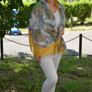 Esarfa dreptunghiulara cu design rafinat, multicolor, cadru galben