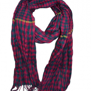 Esarfa trendy de iarna, de culoare roz cu design de carouri gri