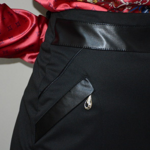 Fusta casual, de culoare neagra si inserti de piele eco