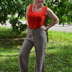 Pantalon lung cu croi lejer, confectionat din bumbac, nuanta maro