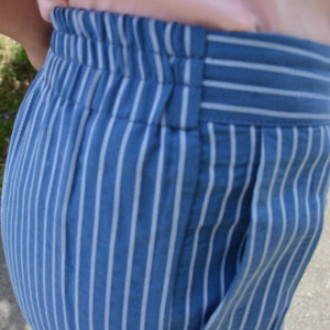 Pantaloni lung, confortabil cu croi pe picior, nuanta de bleumarin