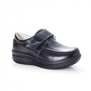 Pantof de toamna, primavara, de culoare neagra, cu talpa groasa