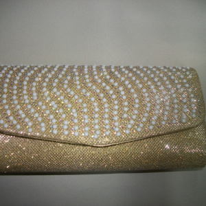 Poseta shic, cu perle mici decorative si strass-uri