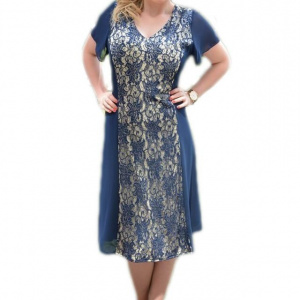 Rochie de culoare bleumarin, decorata cu insertie de dantela