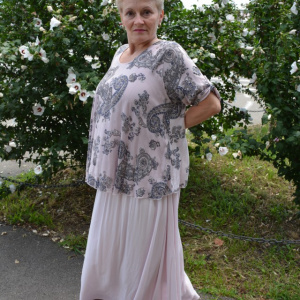 Rochie de vara culoare de pudra cu imprimeu gri
