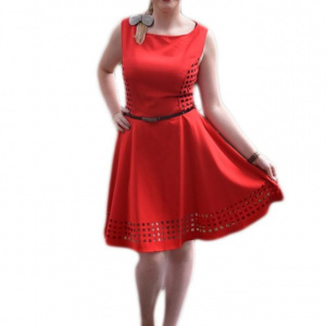 Rochie eleganta cu insertie de material cu decupaje patrate