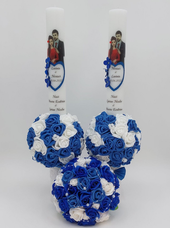 Set Buchet Mireasa + 2 Lumanari Nunta Cu Aranjament Din Flori Artificiale Albastre