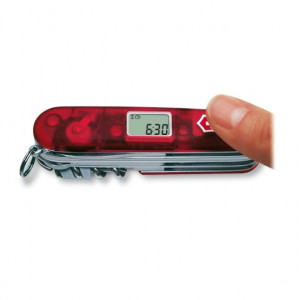 Briceag Victorinox Traveller Lite, rosu transparent - 1.7905.AVT proportii in mana