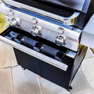 Gratar pe gaz din otel inoxidabil non-magnetic Char-Broil Platinum 3400B, 3 arzatoare din inox, TRU-Infrared - 140865 butoane