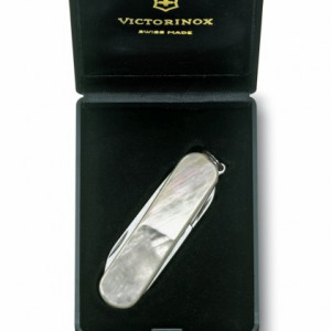 Briceag Victorinox Classic Mother of Pearl, sidef - 0.6200.68 - Limited Edition in cutie