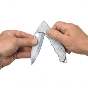 Briceag Victorinox Hunter Pro M Alox One Hand, argintiu - 0.9415.M26 lama in inchidere