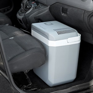Lada frigorifica Campingaz Powerbox Plus 24l - 2000024955 dimensiuni pe bancheta spate