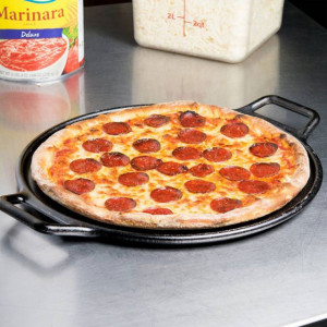 Tigaie din fonta pentru pizza Lodge 36 cm