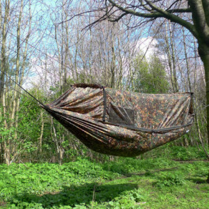 Hamac Camuflaj Nest DD Hammocks - 0707273932143 montat
