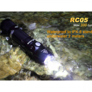 Lanterna Fenix RC05 300 lumeni 90 metri 5