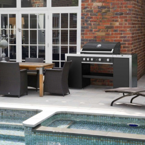 Gratar pe gaz Grand Hall Maxim GTI4B-V + Stand insula cu arzator lateral - K04000199A-B17102650A langa casa
