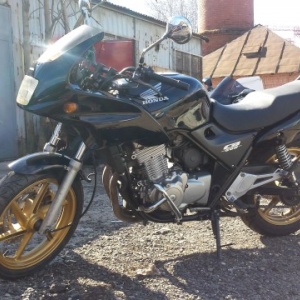 Motocicleta Honda CB500S