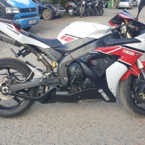 Yamaha YZF-R1 2004 - DE INCHIRIAT - MOTO FOR RENT