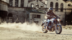 Yamaha XSR700 TRIBUTE