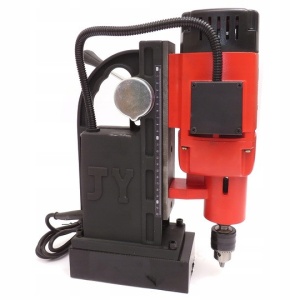 Masina de gaurit 2050W verticala cu talpa magnetica cu 1500N de 750 rot/min. prindere de 23mm