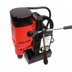 Masina de gaurit 2050W verticala cu talpa magnetica cu 1500N de 750 rot/min. prindere de 23mm