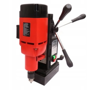 Masina de gaurit 2050W verticala cu talpa magnetica cu 1500N de 750 rot/min. prindere de 23mm